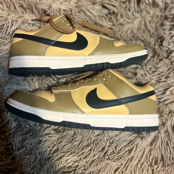 Shoes - Driftwood Dunk Low Women Size 7.5